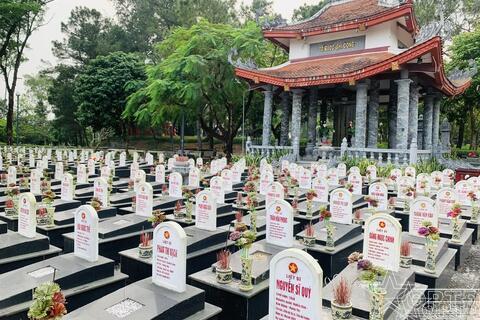 Trước những cuộc đời bất tử