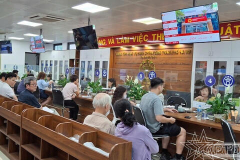 Tiếp tục hoàn thiện bộ máy hệ thống chính trị  và hoạt động của chính quyền địa phương 2 cấp