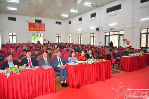 Bàn giao nhiệm vụ Chỉ huy trưởng Ban CHQS xã Nội Bài