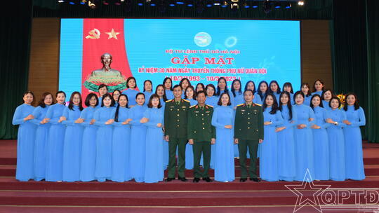 <a href="/van-hoa/giai-tri" title="Theo Dòng Lịch Sử" rel="dofollow">Theo Dòng Lịch Sử</a>