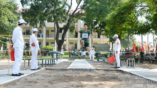 <a href="/phong-su-anh" title="Phóng sự ảnh" rel="dofollow">Phóng sự ảnh</a>
