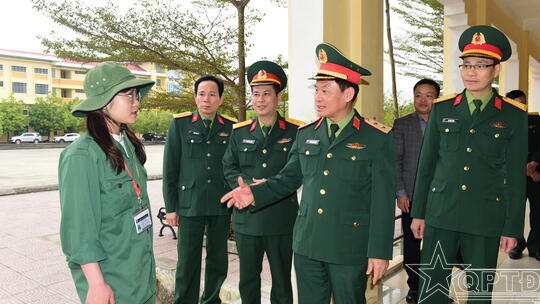 <a href="/quoc-phong-an-ninh/giao-duc-quoc-phong-va-an-ninh" title="Giáo dục Quốc phòng và An ninh" rel="dofollow">Giáo dục Quốc phòng và An ninh</a>