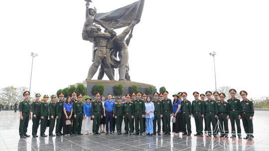 <a href="/quoc-phong-an-ninh/hau-phuong-quan-doi" title="Kỹ thuật" rel="dofollow">Kỹ thuật</a>