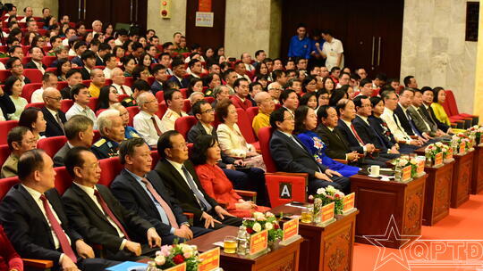 <a href="/thoi-su-chinh-tri/trong-nuoc" title="Trong nước" rel="dofollow">Trong nước</a>