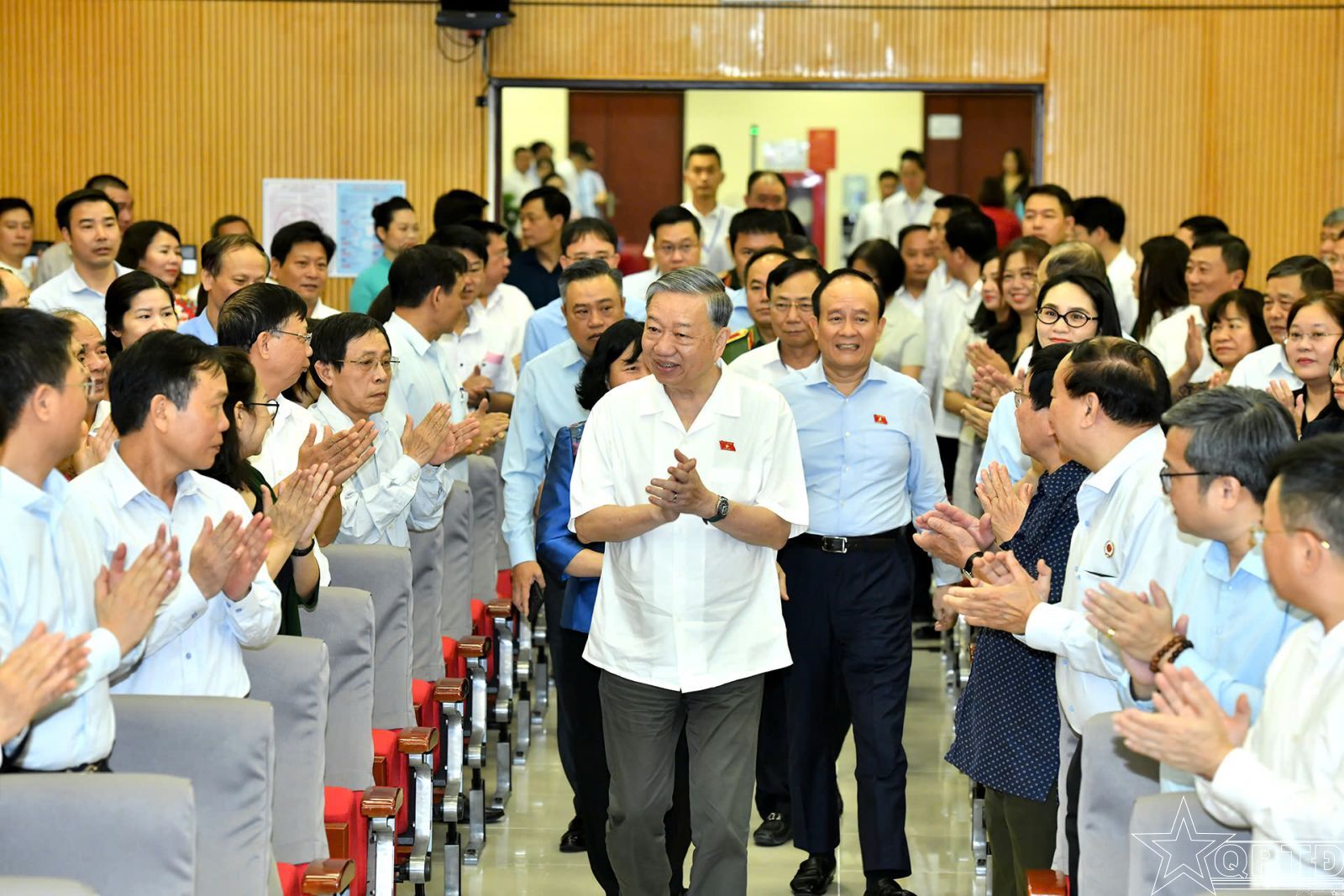 <a href="/thoi-su-chinh-tri/trong-nuoc" title="Trong nước" rel="dofollow">Trong nước</a>
