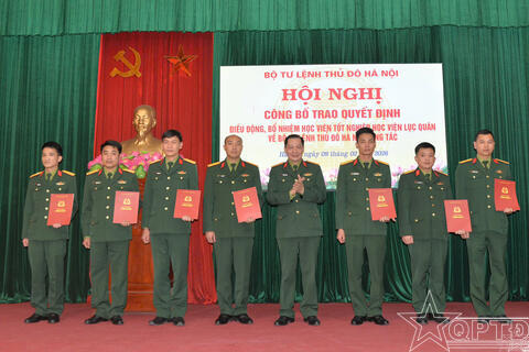 Công bố quyết định điều động, bổ nhiệm học viên tốt nghiệp Học viện Lục quân về Bộ Tư lệnh Thủ đô Hà Nội công tác