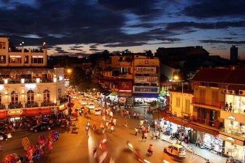 Hà Nội đưa phát triển kinh tế đêm thành động lực tăng trưởng mới