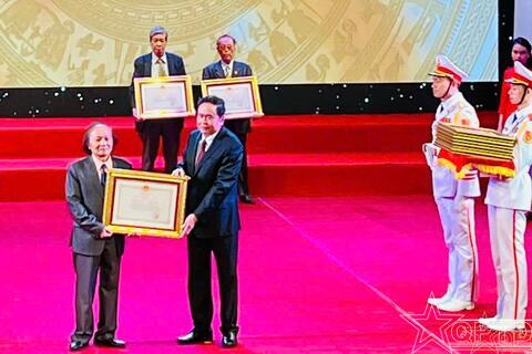 Nhớ Đoàn Bổng trong những giai điệu không tuổi