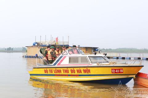 Rèn luyện kỹ năng cứu hộ, cứu nạn dưới nước