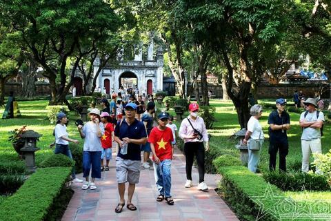 Kinh tế Thủ đô 6 tháng đầu năm 2025: Tăng trưởng cao hơn kịch bản đề ra