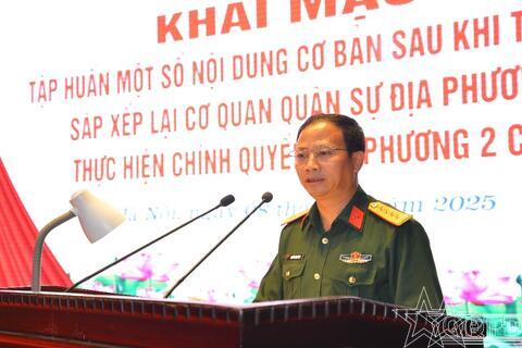 Tập huấn quốc phòng, quân sự, bảo đảm sát thực tiễn chiến đấu và phù hợp với mô hình chính quyền hai cấp