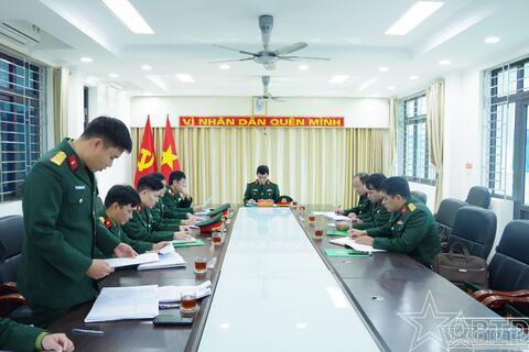 Kiểm tra công tác bảo đảm kỹ thuật cho nhiệm vụ trực SSCĐ tại Tiểu đoàn Thiết giáp, Bộ Tư lệnh Thủ đô Hà Nội