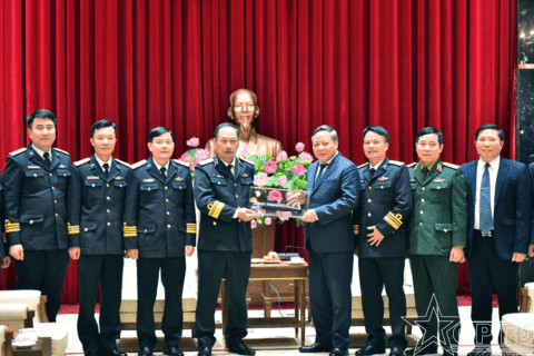 Thành phố Hà Nội và Quân chủng Hải quân: Sợi dây tình cảm bền chặt vì chủ quyền biển, đảo thiêng liêng