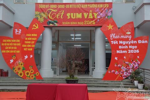 Lan tỏa hương Tết Việt qua Chương trình “Gói bánh chưng xanh - Ấm tình ngày Tết” tại phường Kim Liên