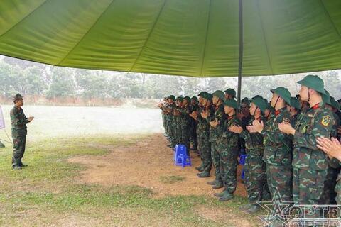 Kiểm tra các nội dung tháng đầu huấn luyện cho chiến sĩ mới