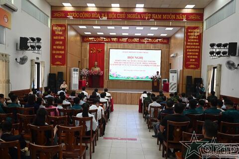 Bát Tràng có 14 tập thể và 27 cá nhân được khen thưởng trong thực hiện các luật quân sự, quốc phòng
