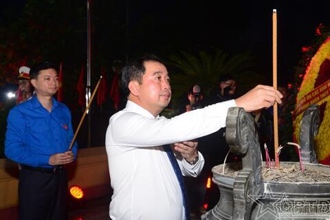 Thành phố Hà Nội tổ chức Lễ thắp nến tri ân các Anh hùng liệt sĩ