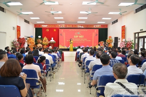 Phường Láng: Tổ chức Lễ kỷ niệm 80 năm Ngày truyền thống Lực lượng vũ trang Thủ đô Hà Nội