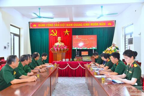 Xã Ứng Hoà hiến tặng Bảo tàng Chiến thắng B-52 7 kỷ vật chiến tranh