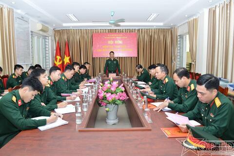 Kiểm tra toàn diện các mặt công tác năm 2025 tại Tiểu đoàn Thiết giáp và Tiểu đoàn Vệ binh-Kiểm soát quân sự