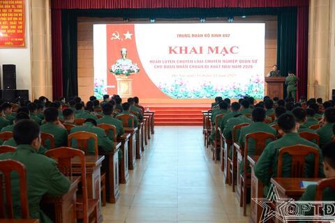 Khai mạc huấn luyện chuyển loại chuyên nghiệp quân sự