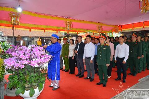 Thanh niên xã Hát Môn quyết tâm lên đường nhập ngũ