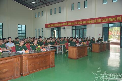 Khai mạc lớp bồi dưỡng nhận thức về Đảng và đảng viên mới