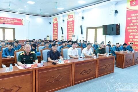 Ban CHQS xã Mê Linh huấn luyện lực lượng dân quân cơ động năm 2026