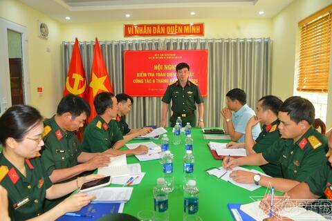 Kiểm tra toàn diện Ban CHQS phường Ô Chợ Dừa