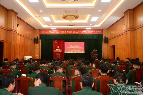 Khai mạc lớp bồi dưỡng kiến thức quốc phòng và an ninh đối tượng 3