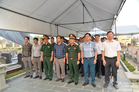 Xã Chương Dương lấy mẫu hài cốt liệt sĩ chưa xác định được thông tin