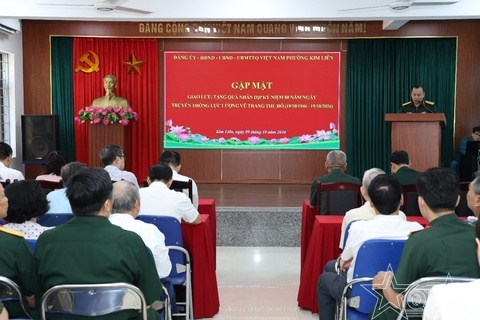 Phường Kim Liên gặp mặt cán bộ từng công tác trong lực lượng vũ trang Thủ đô đã nghỉ hưu trên địa bàn