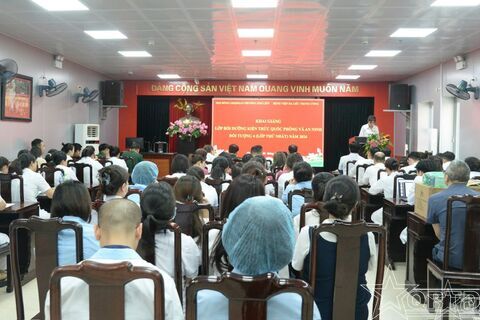 Bồi dưỡng kiến thức quốc phòng và an ninh cho đối tượng 4 Bệnh viện Da liễu Trung ương