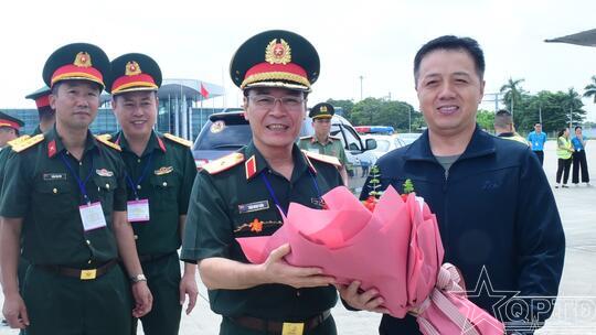 <a href="/thoi-su-chinh-tri/quan-doi" title="Quân đội" rel="dofollow">Quân đội</a>